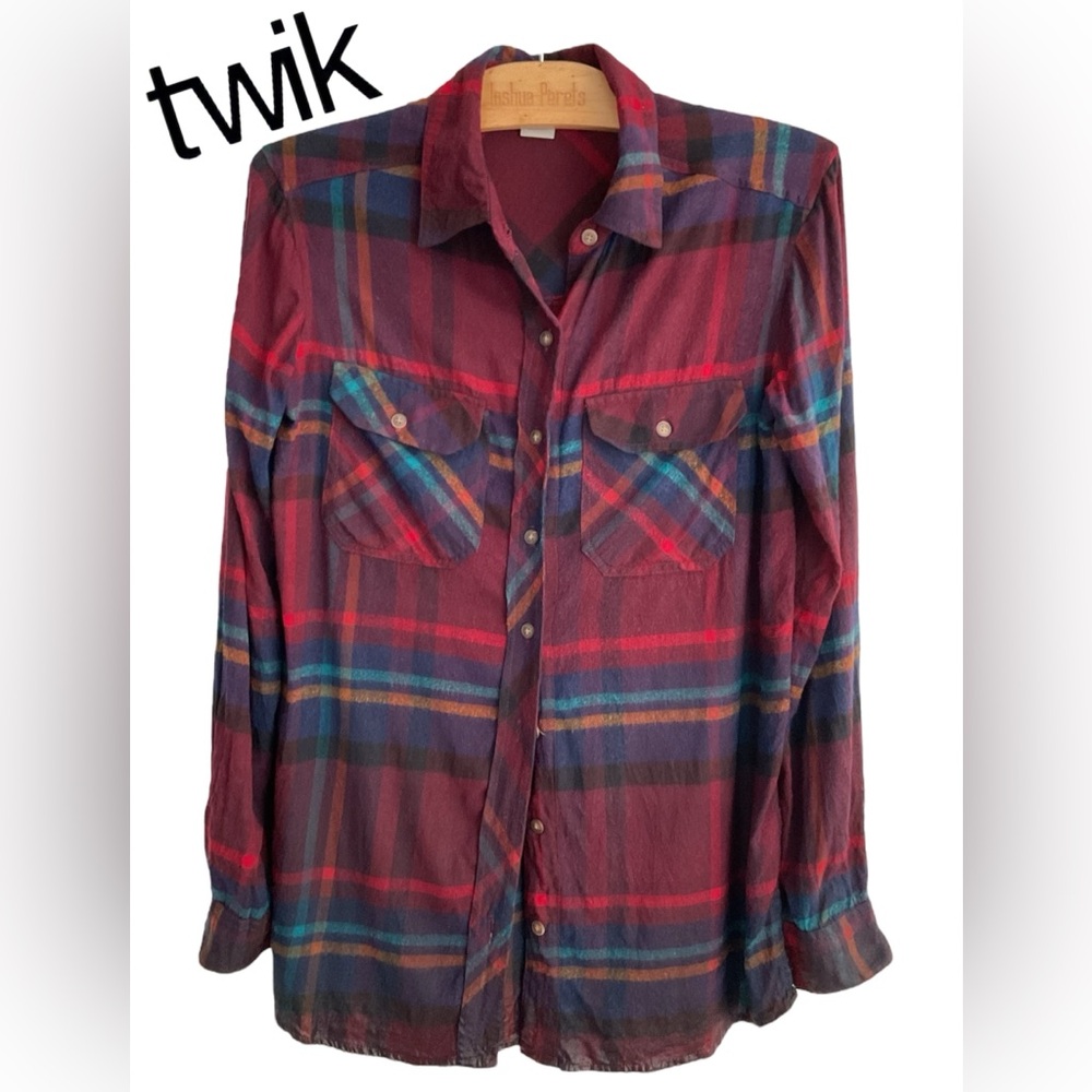🌴Twik Burgundy and Navy Shirt